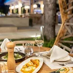 W Halkidiki *