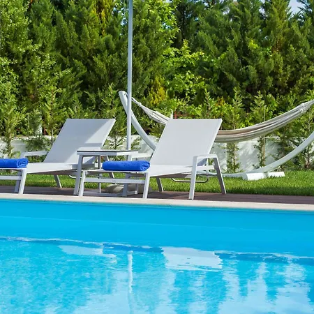 W Halkidiki *